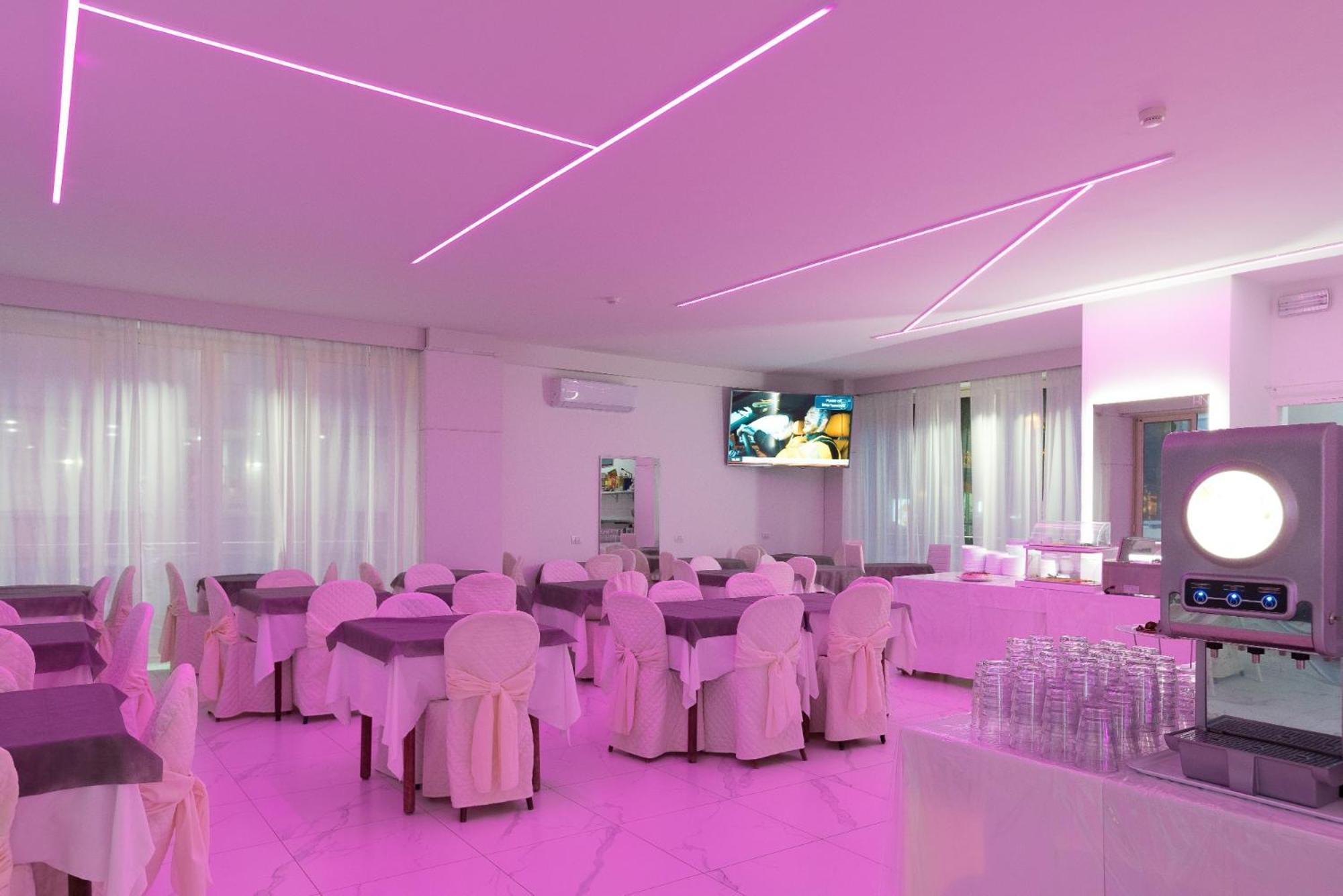 Hotel Ninfea Cattolica Bagian luar foto